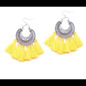 Yellow and Silver Tassel Earrings 💫 BNWT✨